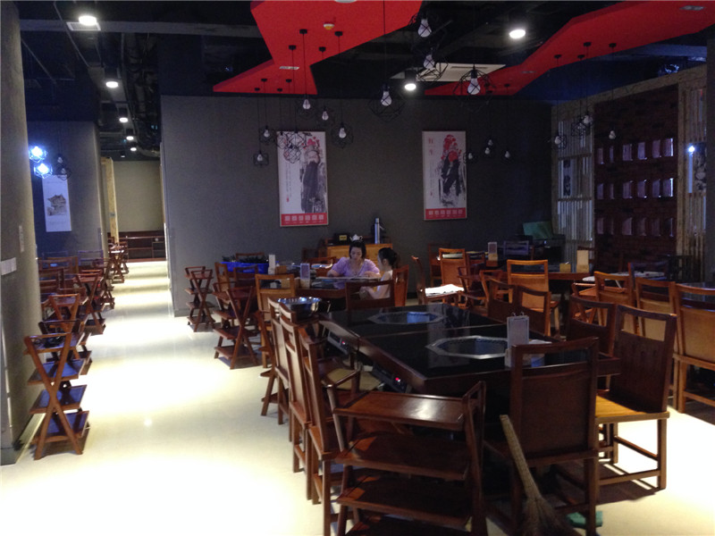 蜀九香的火鍋神器——韓博智能無(wú)煙火鍋(圖2) 蜀九香的火鍋神器——韓博智能無(wú)煙火鍋(圖2)